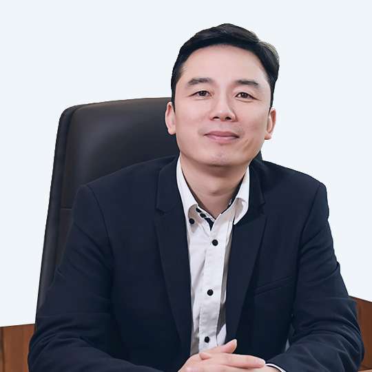Anthony Gui founder of Sun-Rain visionary in sustainable cosmetic packaging.