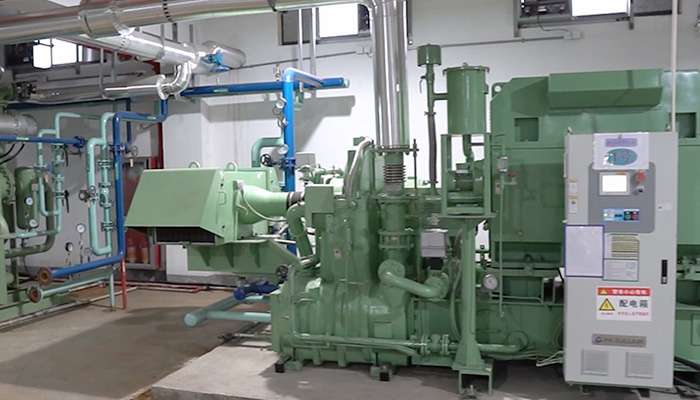 Sullair centrifugal compressor system with oil-free operation and 30 percent energy savings for manufacturing.