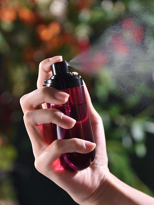 Fine mist spray bottle with ultra-fine atomization and up to 3 seconds of continuous spray for toner and facial mist